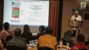 Kepala BPPT Hammam Riza memberikan paparan terkait membatasi penggunaan merkuri di Indonesia dalam pembukaan proyek peluncuran inisiatif pembatasan penggunaan merkuri di Indonesia di Jakarta, Selasa (26/3). (Liputan6.com/Faizal Fanani)