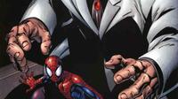 Kingpin dan Spider-Man beradu dalam komik Ultimate Spider-Man. (Marvel Comics Via marvel.fandom.com)