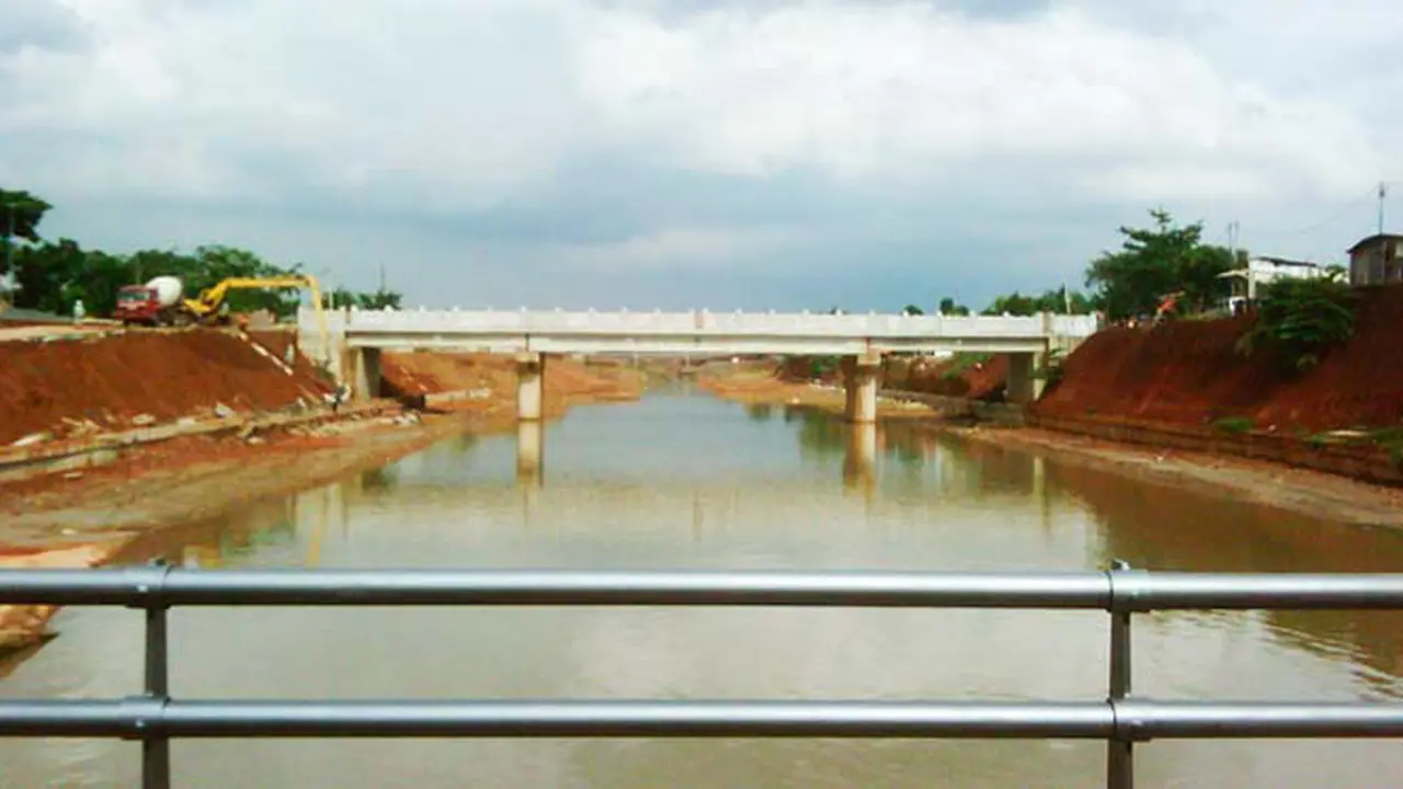 banjir-kanal-timur121016b.jpg