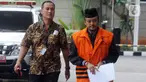 Pejabat Pembuat Komitmen di Satuan Kerja Pelaksanaan Jalan Nasional XII Balikpapan, Andi Tejo Sukmono tiba untuk pemeriksaan di Gedung KPK, Jakarta, Rabu (4/12/2019). Andi diperiksa sebagai tersangka suap pengadaan proyek jalan di Provinsi Kalimantan Timur tahun 2018-2019. (merdeka.com/Dwi Narwoko)