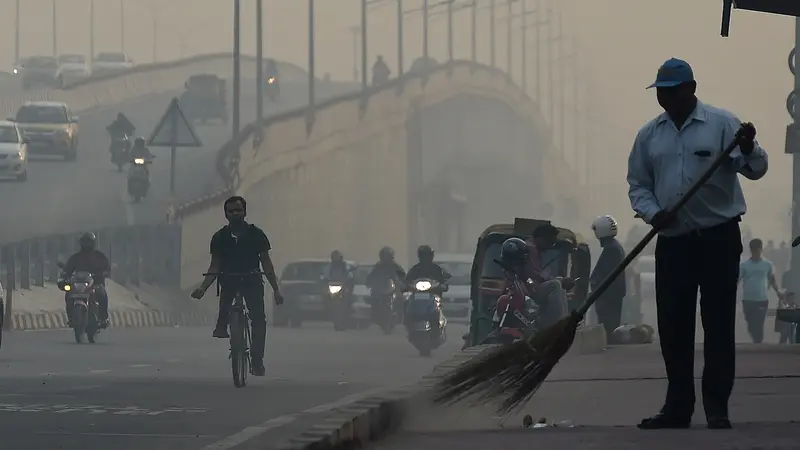 Kabut Asap Tebal Selimuti Kota New Delhi