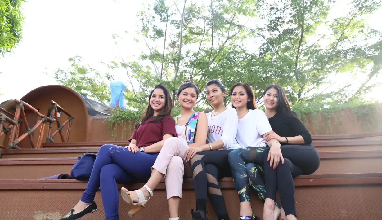 "Sebenernya bukan Girls Squad, itu hanya hastag. Tapi karena keseringan yang akhirnya kita jadi disebut Girls Squad," ujar Irene. (Adrian Putra/Bintang.com)
