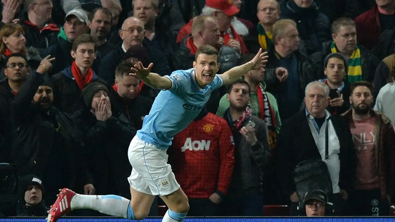 Selebrasi Gol Edin Dzeko (PAUL ELLIS / AFP)