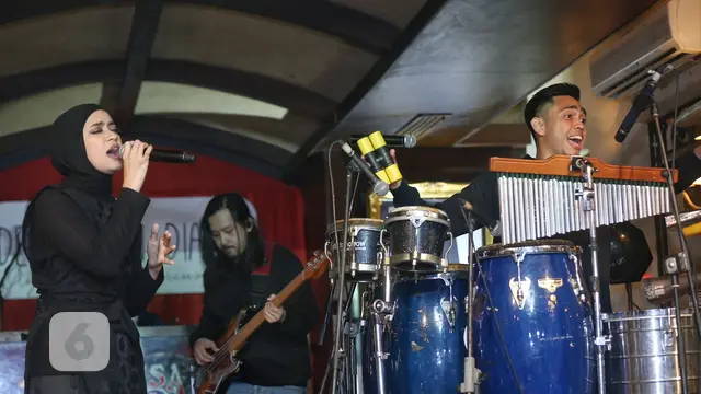 [Bintang] Ayudia Bing Slamet dan Ditto Percussion