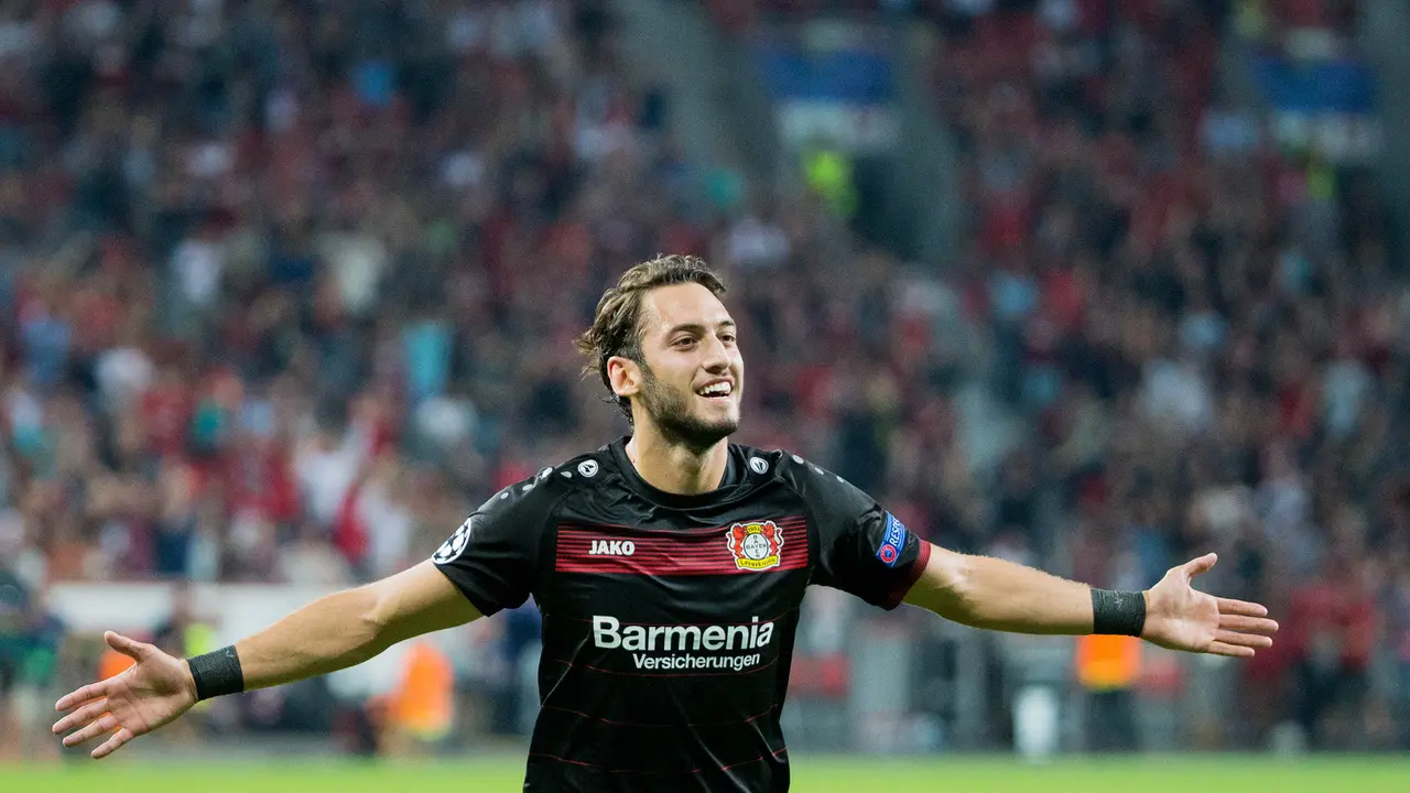 Fatih Terim menilai Hakan Calhanoglu sebagai pembelian berkualitas AC Milan. 
