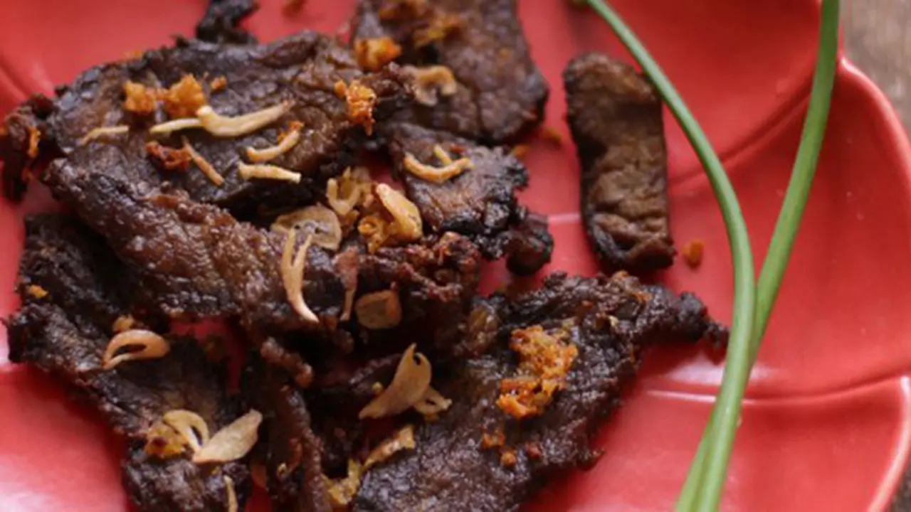 Empal, salah satu olahan daging sapi favorit/copyright: foodtacke/ira rodrigues