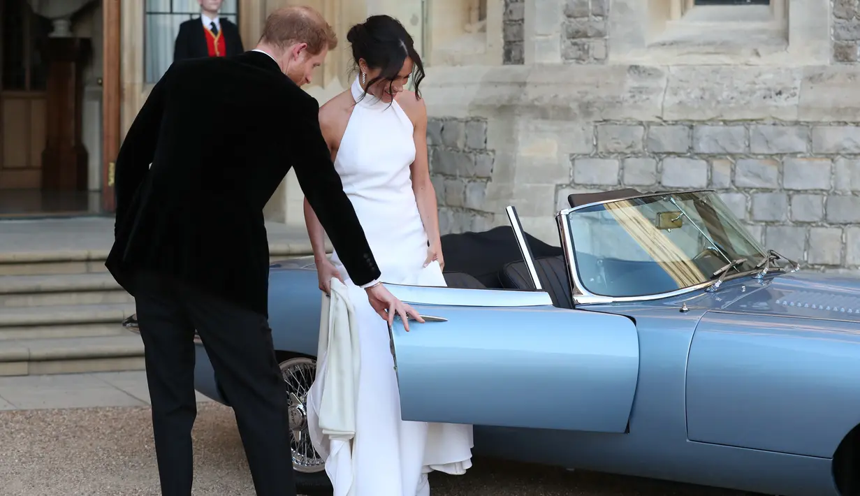 Meghan dan Harry sendiri dikabarkan menyewa rumah selama dua tahun di Cotswolds. (STEVE PARSONS  POOL  AFP)