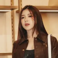 Style Kece Tiara Andini Berbalut Jaket Kulit (credit: https://www.instagram.com/tiaraandini/)