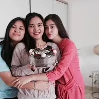 Potret Artis Cantik dan Sang Ibu yang Keturunan Manado (Instagram/ rantymaria)