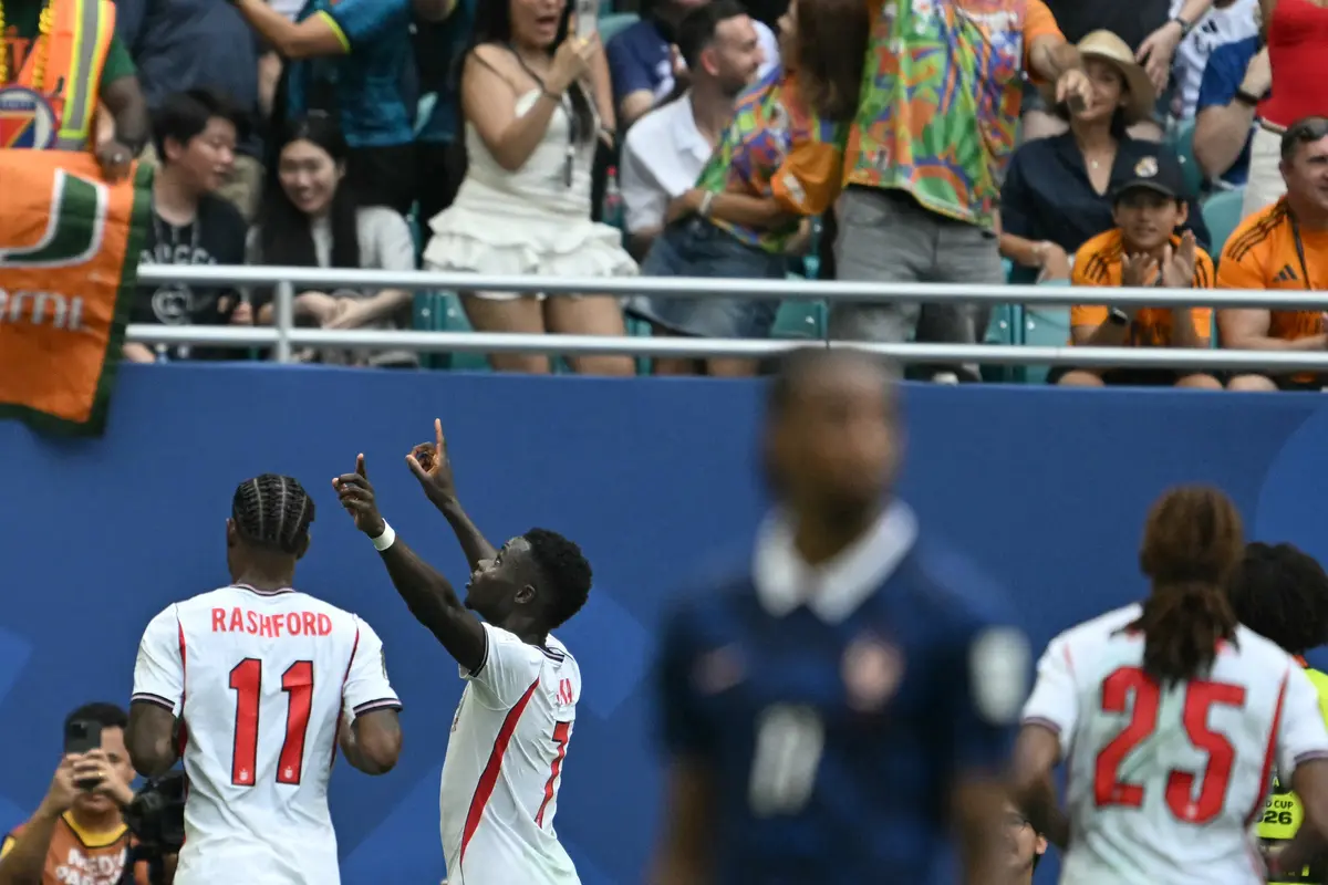 Selebrasi Bukayo Saka saat Inggris mengalahkan Prancis di perebutan juara 3 Piala Dunia 2026