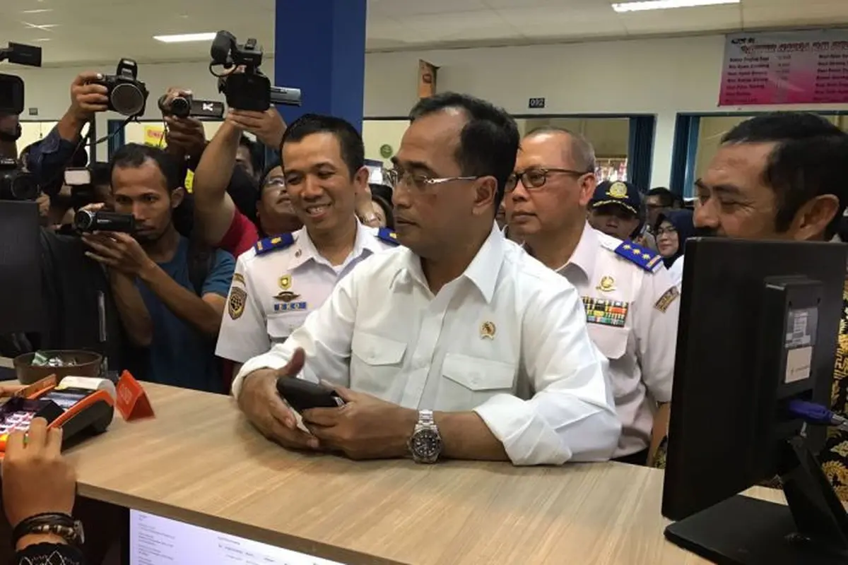 Menteri Perhubungan Budi Karya