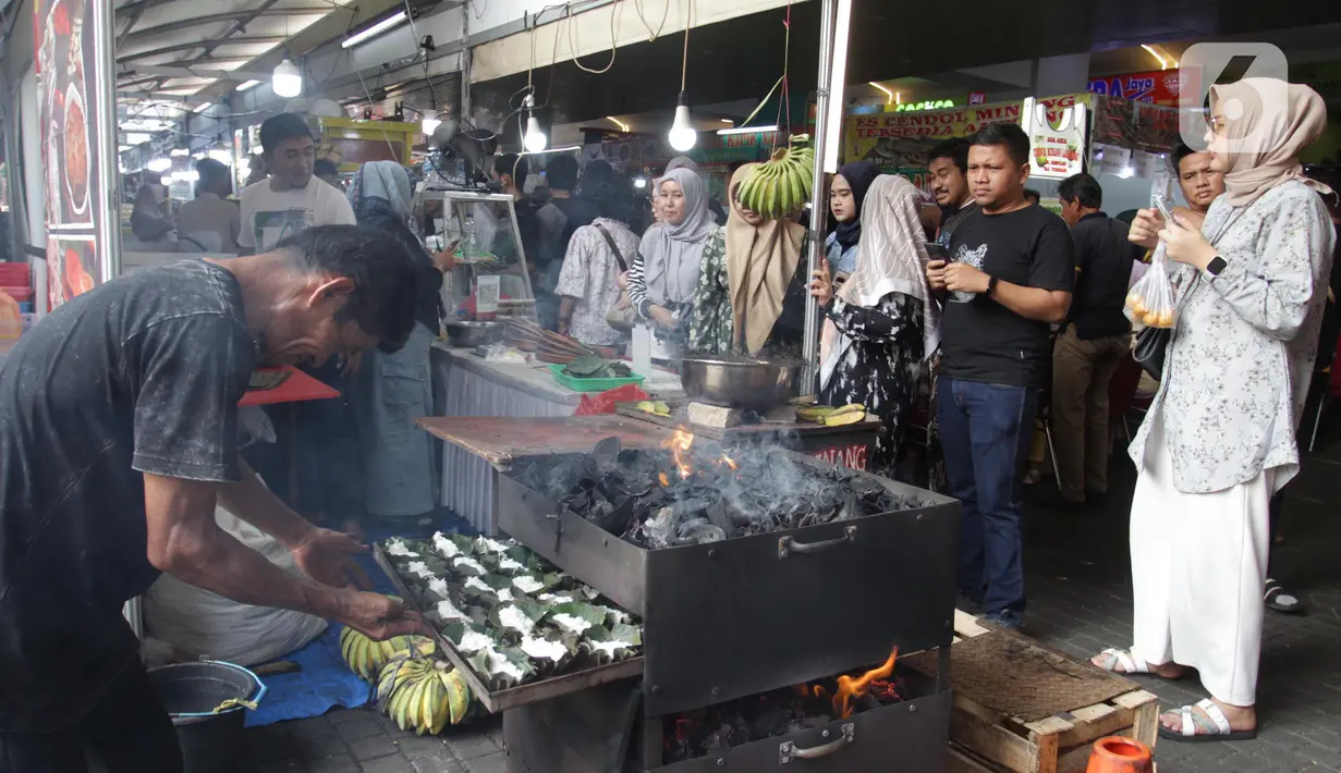 Festival dengan ragam budaya dan kuliner khas Minangkabau ini berlangsung hingga 19 Mei 2024. (merdeka.com/Imam Buhori)