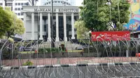 Begini Situasi di Luar Gedung MK Saat Sidang Perdana Digelar (Liputan6/Foto: Ady Anugrahadi)