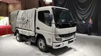 Truk sampah listrik berbasis Mitsubishi Fuso eCanter tampil di Japan Mobility Show 2023. (Septian/Liputan6.com)