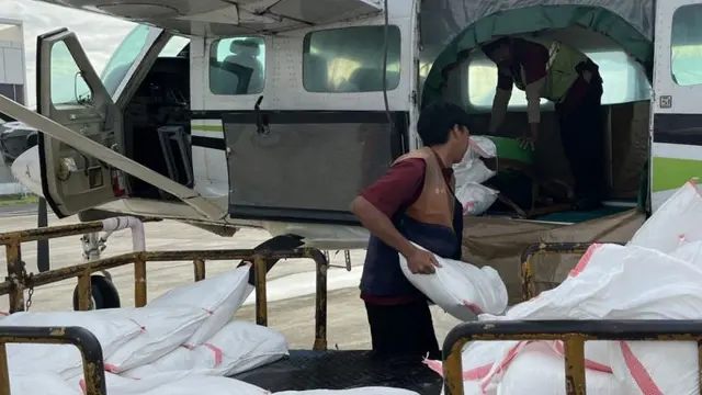 Badan Nasional Penanggulangan Bencana (BNPB) melakukan operasi modifikasi cuaca untuk menurunkan intensitas hujan yang mengguyur wilayah Kota Semarang dan Kabupaten Grobogan.
