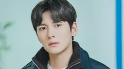 Ji Chang Wook mengatakan, &ldquo;Saya dengan senang hati menyapa pemirsa di akhir tahun 2023 dan awal tahun 2024 melalui Jo Yong Pil. Kehangatan Welcome to Samdalri terselesaikan berkat pemirsa yang menonton drama ini." (Foto: Instagram/ jtbcdrama)