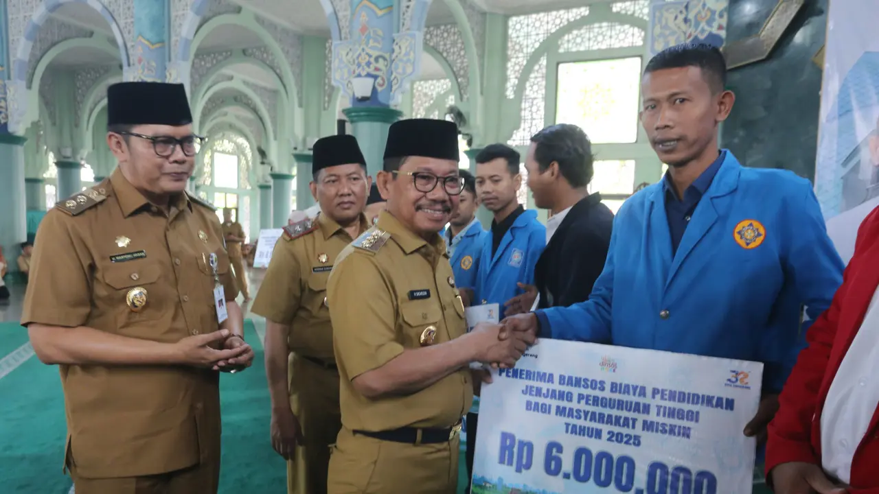 312 mahasiswa keluarga prasejahters di Kota Tangerang, mendapat beasiswa. (Istimewa)
