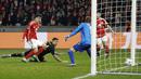 Pemain Real Madrid, Joselu mencetak gol ke gawang Union Berlin pada laga lanjutan Grup C Liga Champions 2023/2024 melawan Union Berlin di Olympiastadion, Berlin, Jerman, Rabu (13/12/2023) dini hari WIB. (AFP/Odd Andersen)