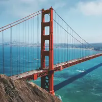 Ilustrasi jembatan, Golden Gate Bridge. (Photo by Maarten van den Heuvel on Unsplash)