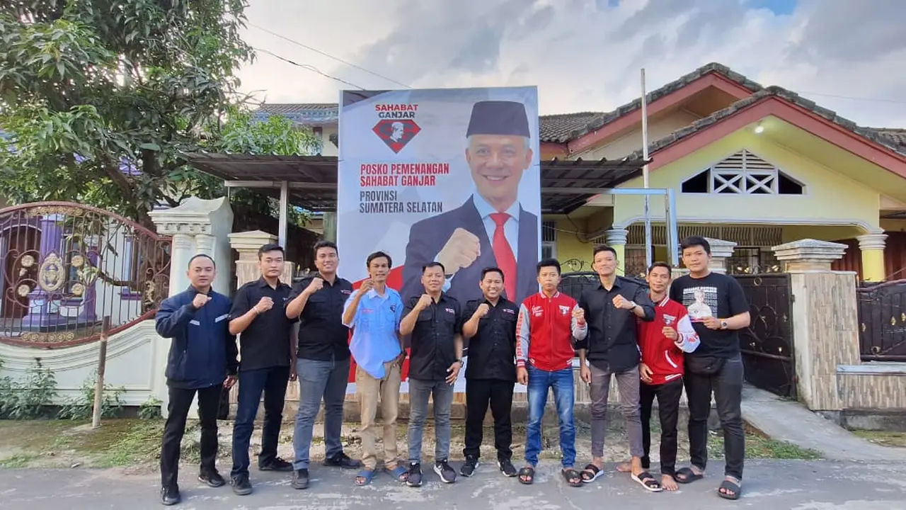 Relawan pendukung bakal calon presiden (capres) Ganjar Pranowo secara resmi menggelar peresmian Posko 34 Provinsi Sahabat Ganjar pada Sabtu (22/7/2023) jelang Pilpres 2024.