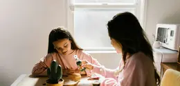 Aktivitas seni mengasah kreativitas anak Anda. [Dok/Pexels.com/RDNE Stock project].