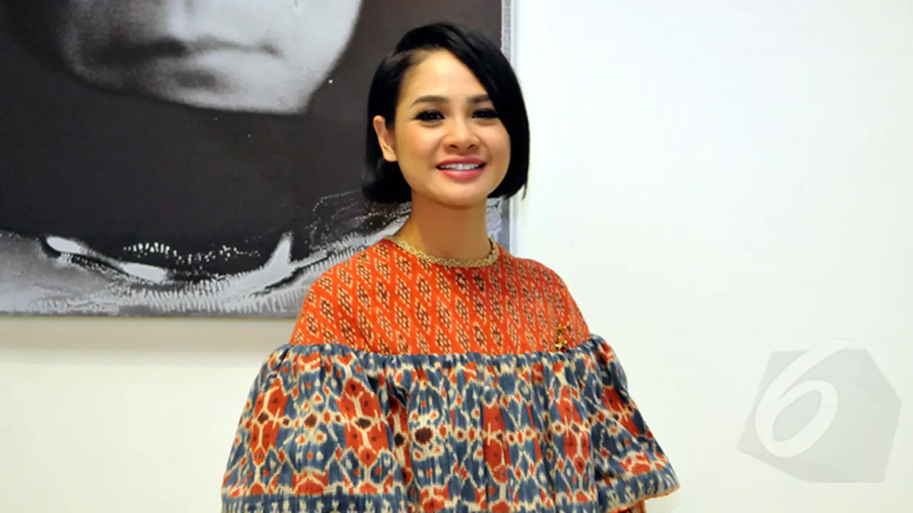 Penampilan Anggun Andien dan Laura Basuki