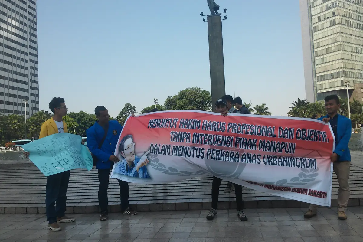 Ratusan Mahasiswa Tuntut Hakim Tipikor Objektif Vonis Anas