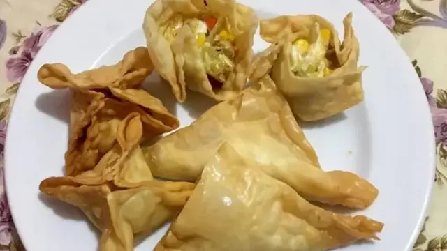 Resep bakwan pangsit pedas. (dok. Cookpad @anyikarina)