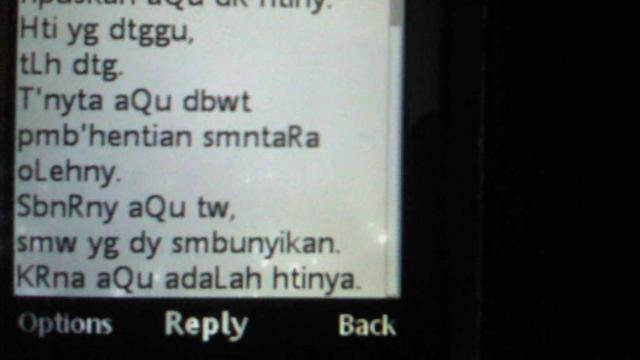9 SMS Alay Nyatakan Cinta Ini Bikin Nostalgia, Bikin Senyum