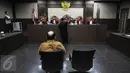 Kasubdit Kasasi Perdata MA Andri Tristianto Sutrisna saat menjalani sidang perdana di Pengadilan Tipikor, Jakarta, (23/6).  Andri ditangkap KPK lantaran menerima suap dari pihak berperkara yaitu Ichsan Suaidi dan pengacaranya. (Liputan6.com/Helmi Afandi)