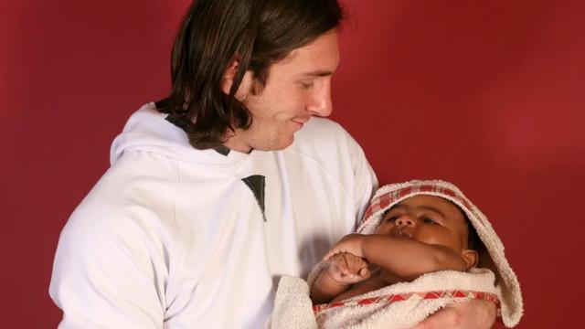 Bawa Spanyol Juarai Euro 2024, Beredar Foto Lamin Yamal Sewaktu Bayi Digendong Lionel Messi