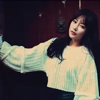 Vokalis utama girlband T-Ara, Soyeoun lahir pada 5 Oktober 1987. Ternyata, Soyeoun adalah mantan traine SMEntertaiment. Dirinya juga mantan leader SNSD yang sekarang di tempati oleh Taeyeon. (Koreaboo)