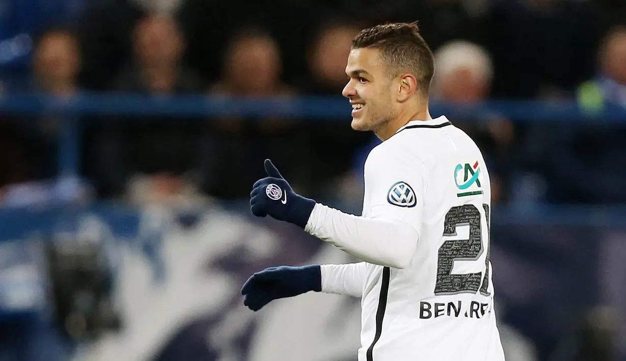 Hatem Ben Arfa - Pemain yang terkenal lincah dan memiliki skill diatas rata-rata ini pernah berseragam PSG selama dua musim. Namun sayang, badai cedera yang menghantamnya membuat sang pemain tak maksmimal berkontribusi untuk klub kebanggaan kota Paris tersebut. (AFP/Charly Triballeau)