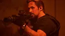 <p>"The Gray Man" mengikuti kisah seorang agen CIA bernama Court Gentry (Ryan Gosling) alias Sierra Six. (Foto: Netflix)</p>