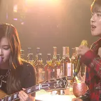 Rose BLACKPINK nyanyikan lagu bareng Yonghwa CNBLUE.