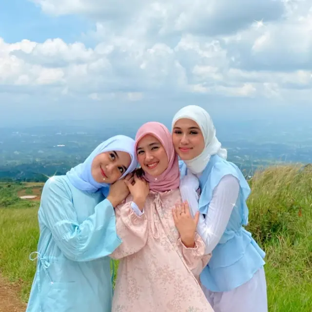 Pertama Kali Akting Bareng, Ini 6 Potret Kebersamaan Esta Pramanita dan Cut Syifa