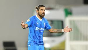 Ruben Neves secara mengejutkan memutuskan pindah ke Arab Saudi pada musim panas 2023. Gelandang asal Portugal itu bergabung dengan Al Hilal. Newcastle kabarnya ingin memulangkan Neves ke Premier League untuk mengisi posisi Sandro Tonali yang sedang terkena masalah judi online. (AFP)