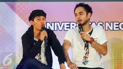Pemain film The Guys, Indra Jegel (kiri) dan Marthino Lio memeriahkan Emtek Goes To Campus (EGTC) 2017 di Auditorium Universitas Negeri Semarang, Rabu (5/4). Untuk memulai EGTC 2017 dipilihlah kota Semarang, Jawa tengah.   (Liputan6.com/Yoppy Renato)
