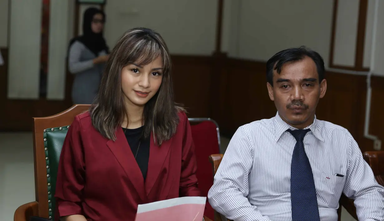 Kirana Larasati dan Tama Gandjar menikah pada bulan Mei 2015. Hasil pernikahan mereka dikaruniai seorang anak yang diberi nama Kyo Karura Gantama. (Nurwahyunan/Bintang.com)