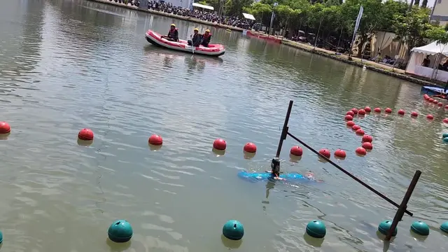 Mahasiswa Universitas Indonesia (UI) berinovasi merancang robot tak berawak (nirawak) atau autonomous underwater vehicle yang diberi nama Makara Perry (Dok. Biro Humas dan KIP UI)