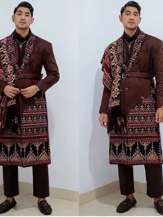 Arya Saloka tampol mengenakan jas panjanh dengan nuansa etnik yang serasi dengan selendang yang dikenakan . Dipadukan celana hitamnya. [@erichalamin]