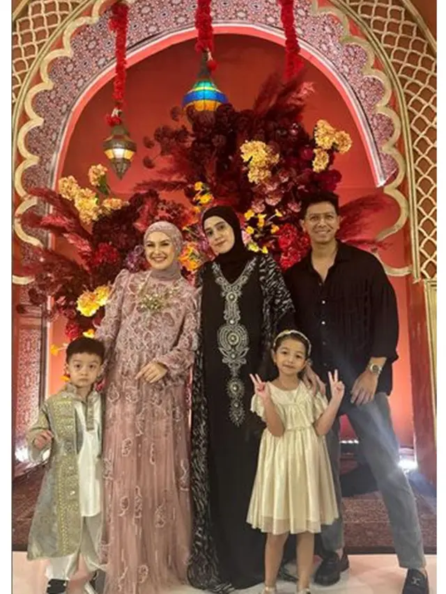 8 Potret Tamu Artis Hadiri Ultah Irish Bella ke-28, Usung Tema Arabian Night