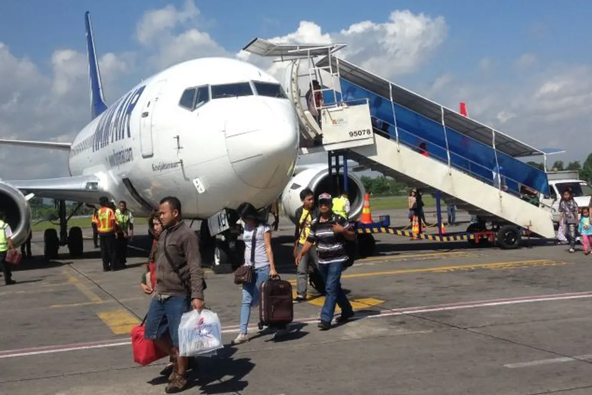 Pada angkutan Natal dan Tahun Baru kali ini, AP I memperkirakan pergerakan penumpang di 13 bandara meningkat dari 5,247 juta penumpang. 