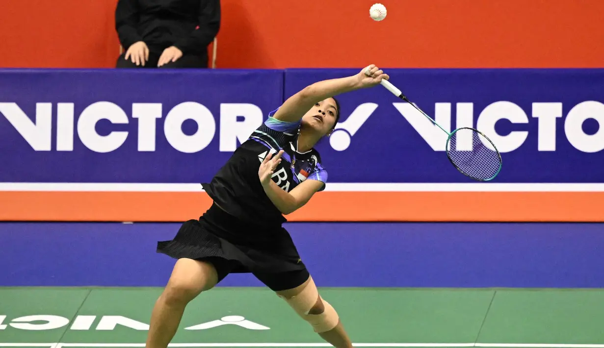 Hasil ini mengantar Gregoria Mariska Tunjung melaju ke babak semifinal Hong Kong Terbuka 2023. (Peter PARKS/AFP