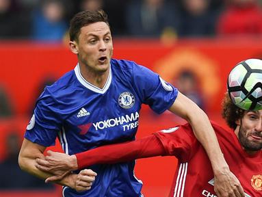 Gelandang asal Serbia, Nemanja Matic, resmi meninggalkan Chelsea untuk bergabung dengan Manchester United. (AFP/Oli Scarff)