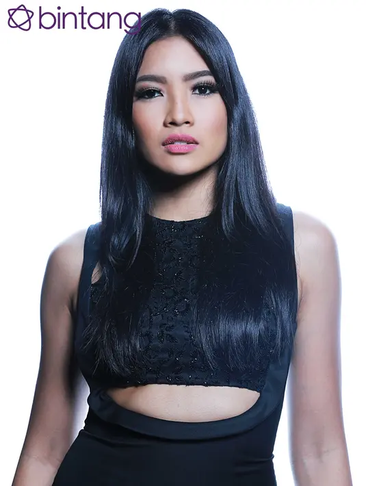 Anindya Kusuma Putri akhirnya berhasil mendapat dukungan papa setelah beberapa kali meyakinkannya. Bahwa dalam ajang Miss Universe ini juga dapat banyak teman yang bisa untuk kerja sama ke depannya. (Galih W. Satria/Bintang.com)