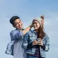 ilustrasi couple/Happy Together/Shutterstock