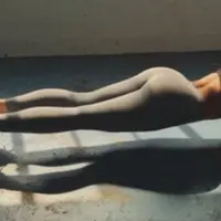 Beberapa gerakan olahraga sederhana yang bisa dilakukan sehari-hari membantu Anda mendapatkan bentuk tubuh sesuai harapan.