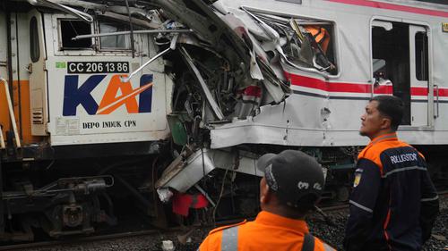 Ditabrak Argo Bromo Anggrek, Gerbong Khusus Wanita KRL Commuter Hancur