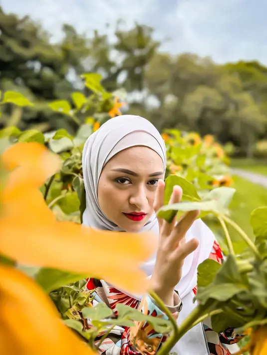 [Instagram/nathalieholscher]